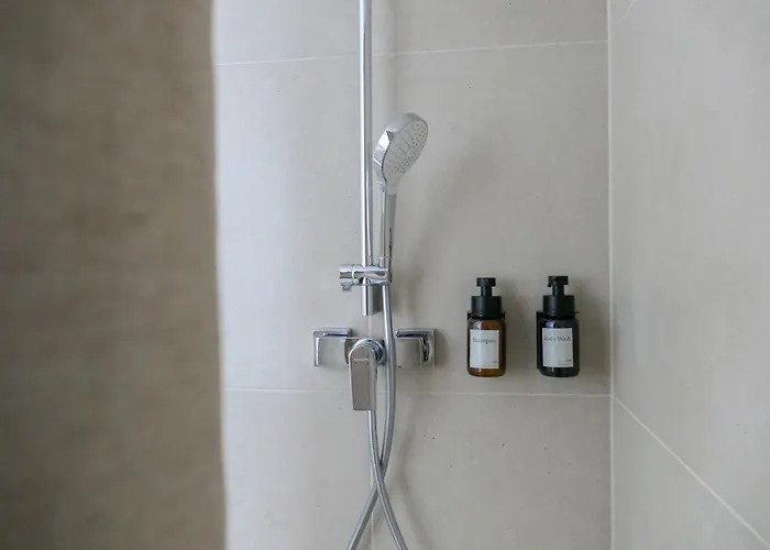 Modernes, Zentrales Mit Boxspringbett Und Waschmaschine 아파트