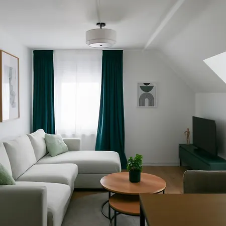 Modernes Mit Boxspringbett, Waschmaschine, Playmobil Funpark Apartmán Zirndorf