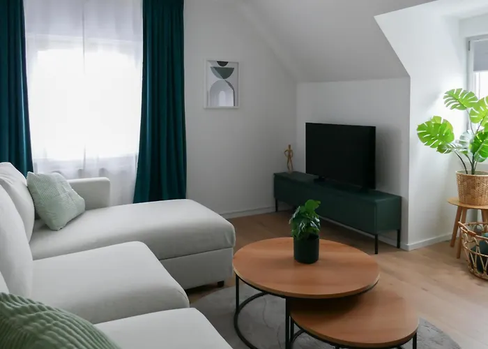 Modernes, Zentrales Mit Boxspringbett Und Waschmaschine