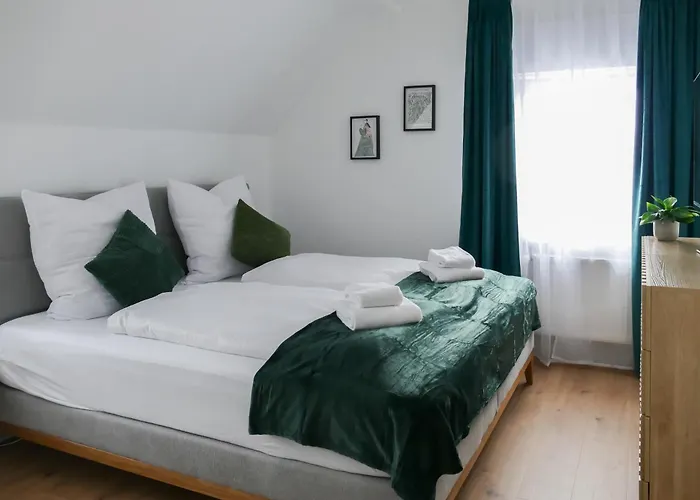 Modernes, Zentrales Mit Boxspringbett Und Waschmaschine Appartement